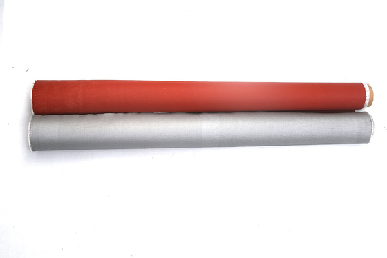 La PU cubrió la protección de soldadura durable 850gsm de la tela 0.8m m de la fibra de vidrio y la cortina de humo